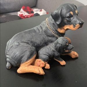 Dog statue ( Rottweiler)